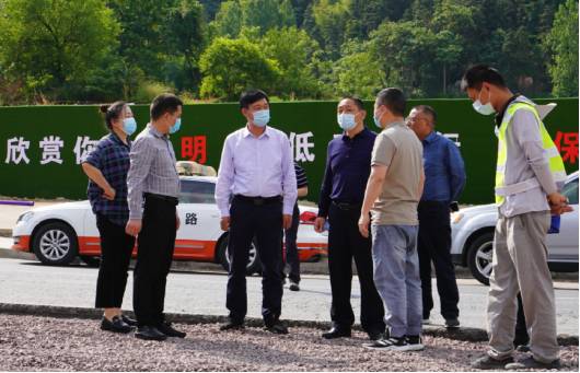 六安市公路管理處黨委書(shū)記、主任楊廣來(lái)一行蒞臨指導(dǎo)我司項(xiàng)目
